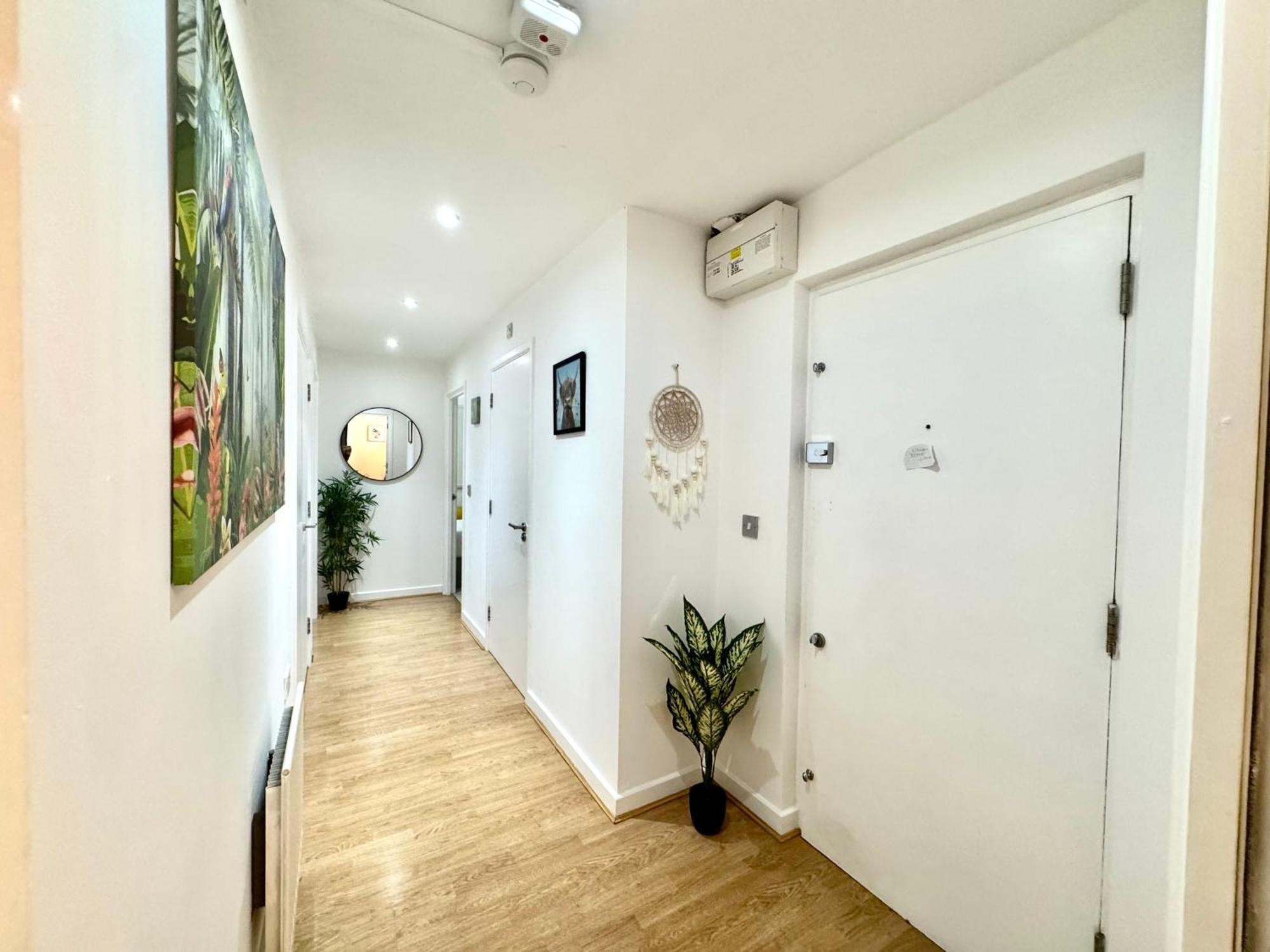 2 Bed, 2 Bath, Ground Floor Whole Apartment With Parking, Near Central London & Stratford, Close To Station, Zone 2 Exterior photo