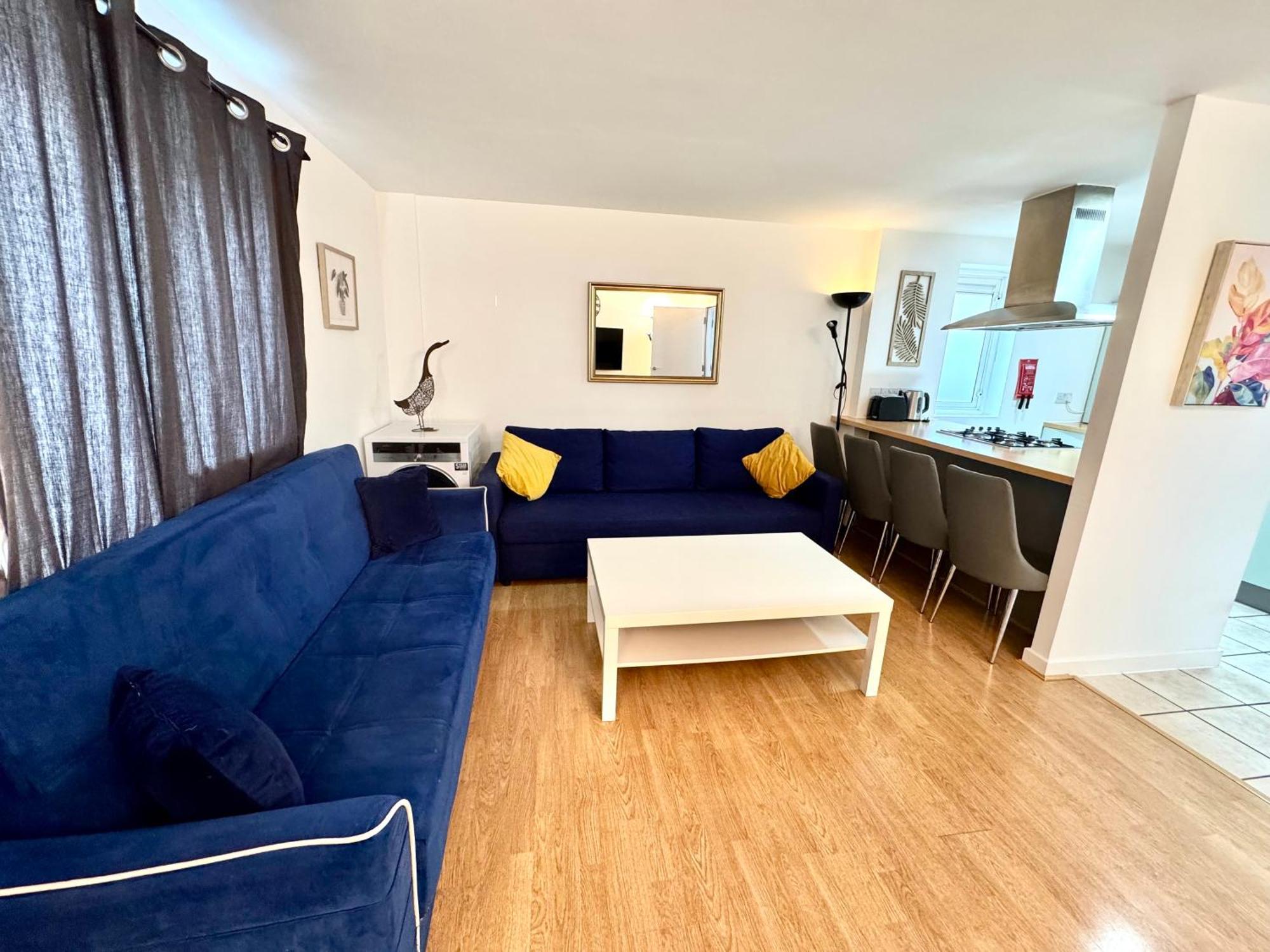 2 Bed, 2 Bath, Ground Floor Whole Apartment With Parking, Near Central London & Stratford, Close To Station, Zone 2 Exterior photo