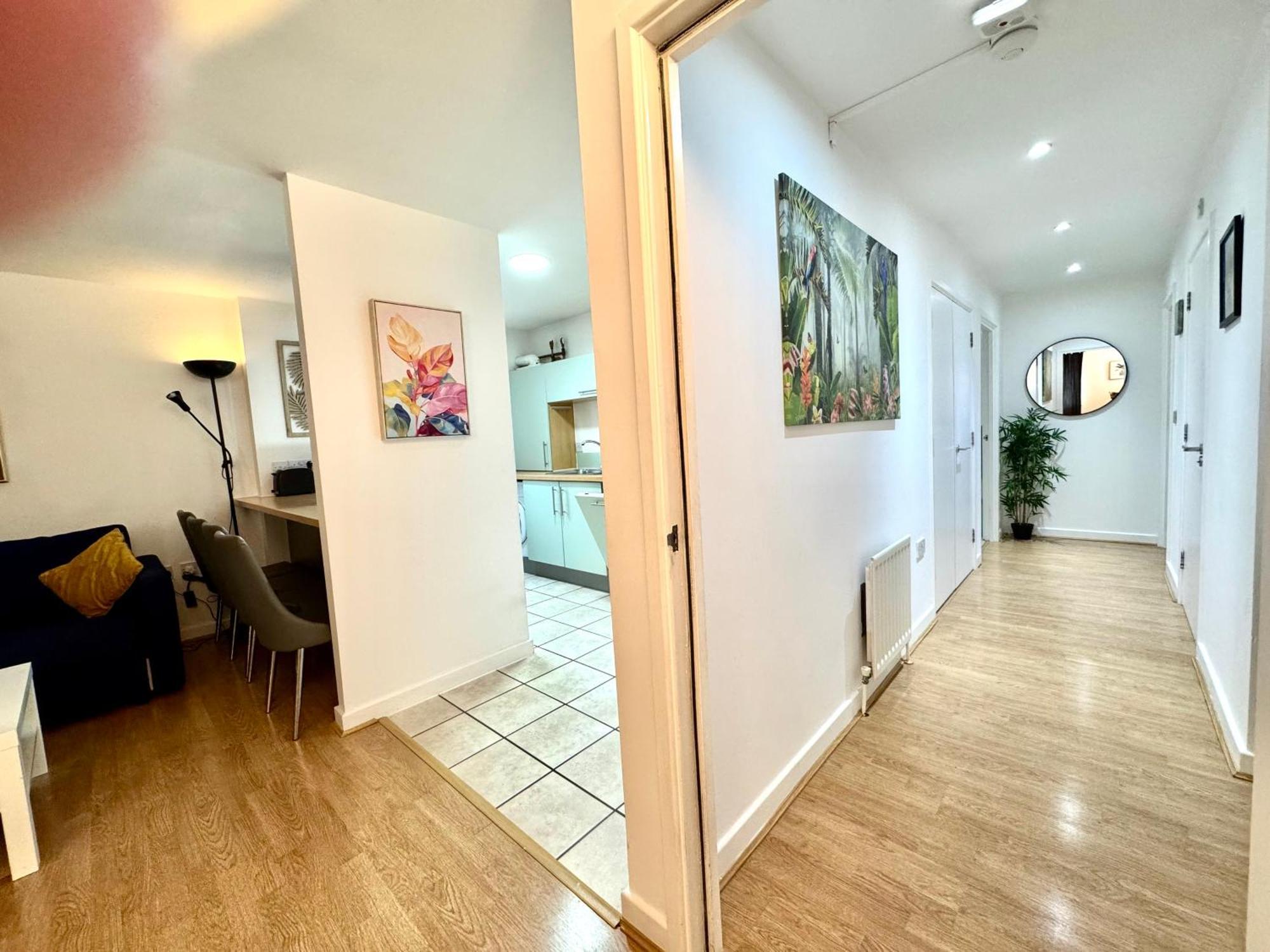 2 Bed, 2 Bath, Ground Floor Whole Apartment With Parking, Near Central London & Stratford, Close To Station, Zone 2 Exterior photo
